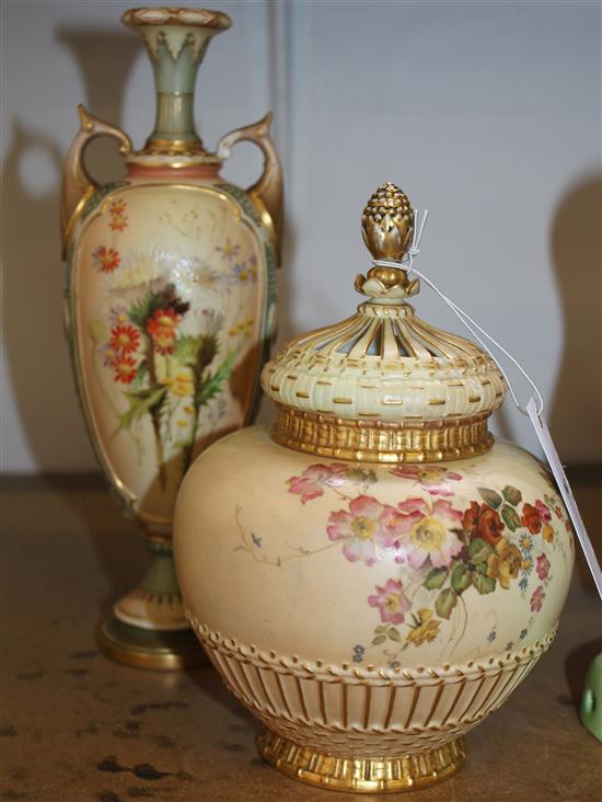 Worcester blush pot, pourri pot and similar 2 hand